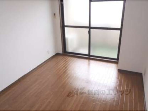 洋室(８帖の使いやすいお部屋)