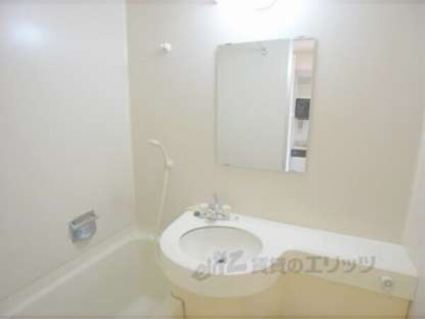 鏡・洗面所・シャワー