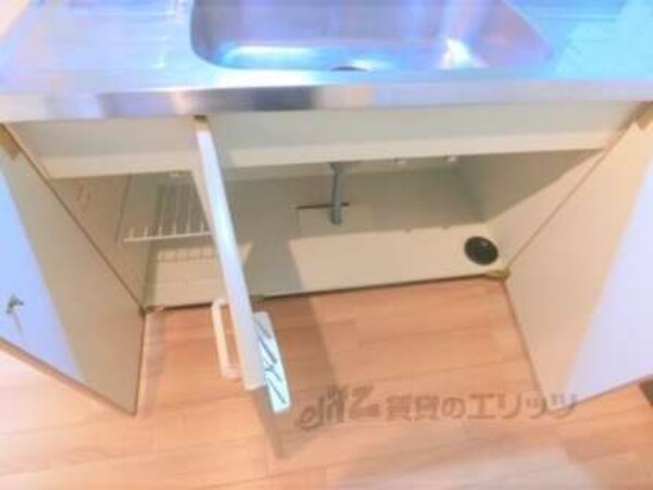 下部収納