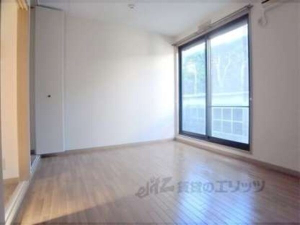 洋室(6帖の洋室です)