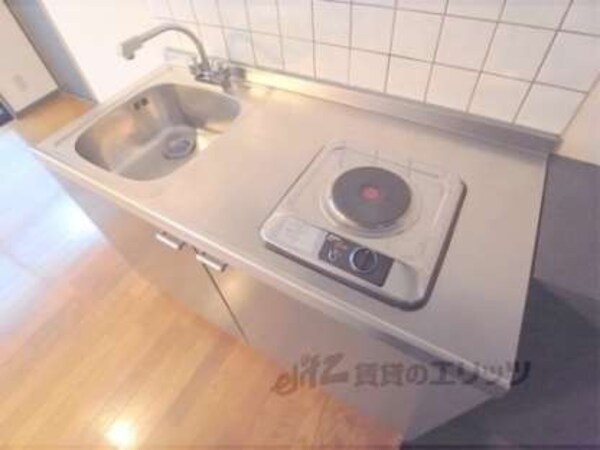 キッチン(便利な作業台付きです。)