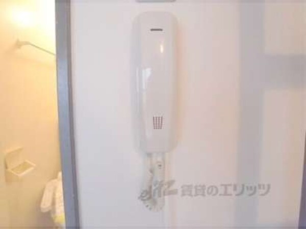 ドアフォン(訪問者の確認もして頂けます。)