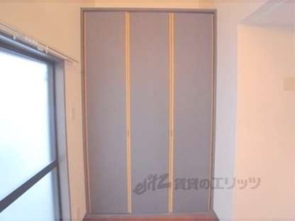 収納(収納スペース閉じた状態です。)