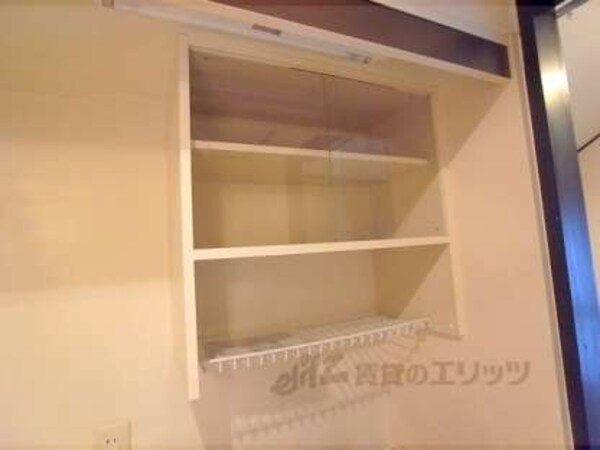 キッチン　上部収納