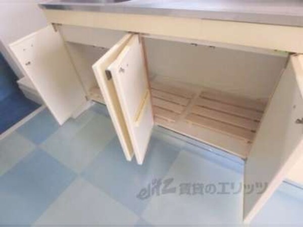 下部収納