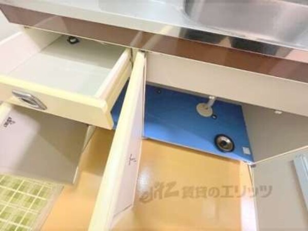 下部収納