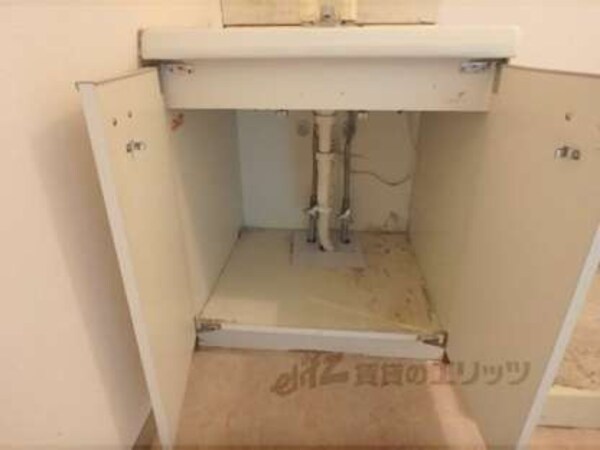 洗面所(下部収納)