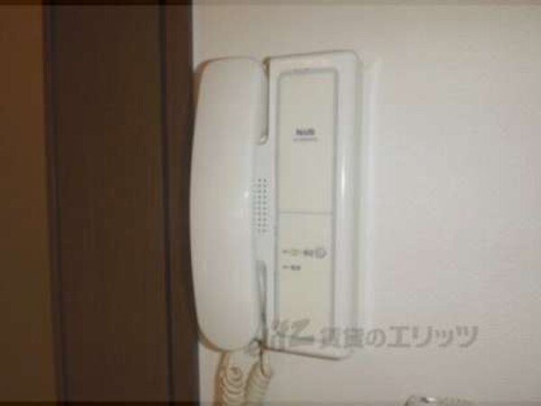 インターフォン(訪問者には電話対応可です。)