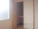 物件内観写真21　(片開きの物入れがあります)