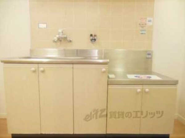 キッチン(食器棚が置けそです。)