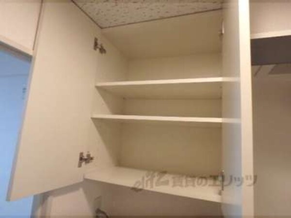 洗濯機置場(洗濯機置き場上部収納)