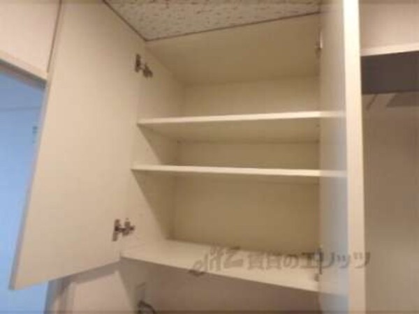 洗濯機置場(洗濯機置き場上部収納)