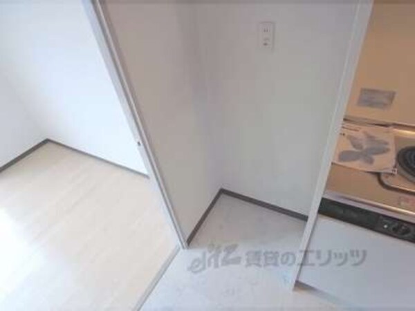 冷蔵庫置場(キッチン傍)
