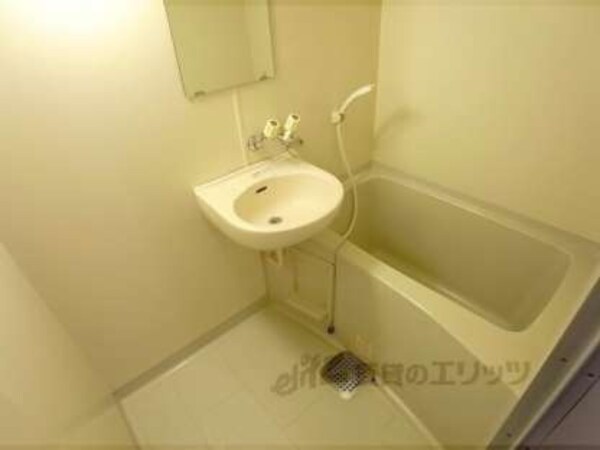 風呂(ゆったり浸かれるトイレ別タイプ)