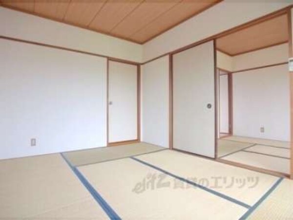 ベランダ側和室