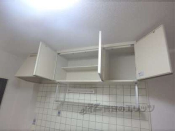 キッチン上部棚
