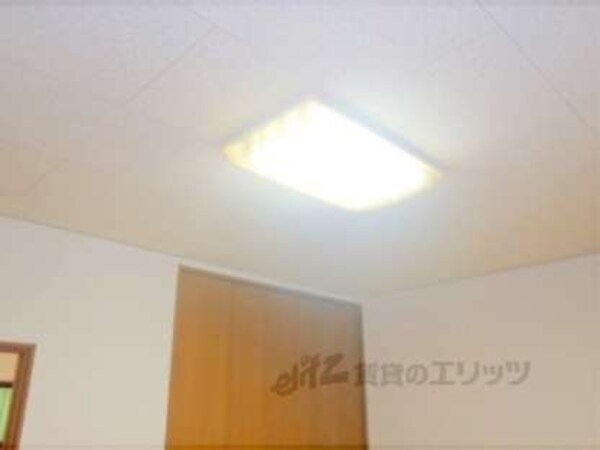 照明(お部屋は照明付きです。)