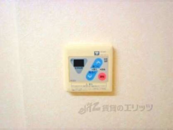 給湯器リモコン(お湯の温度調節が簡単にできます。)