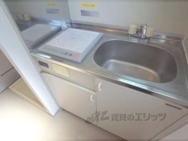 キッチン(電子コンロ付きのキッチンです)