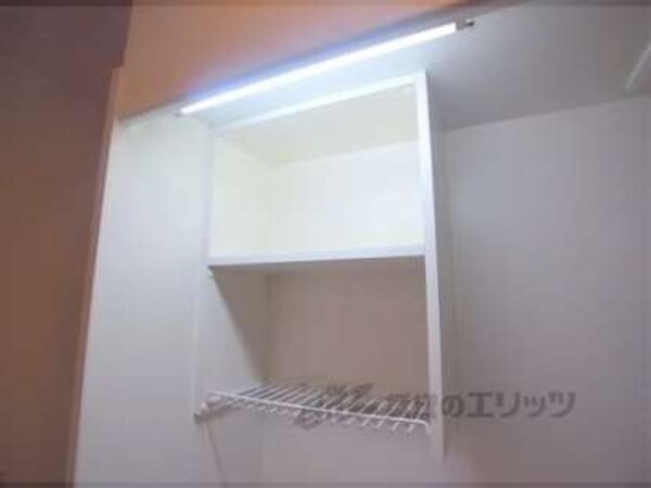 キッチン上部棚