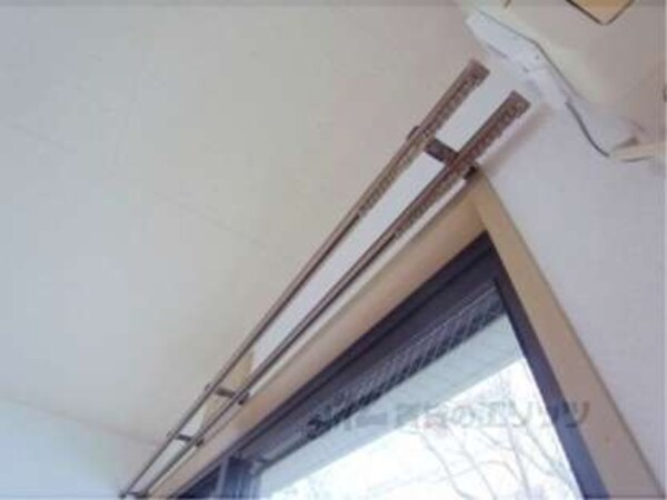 カーテンレール