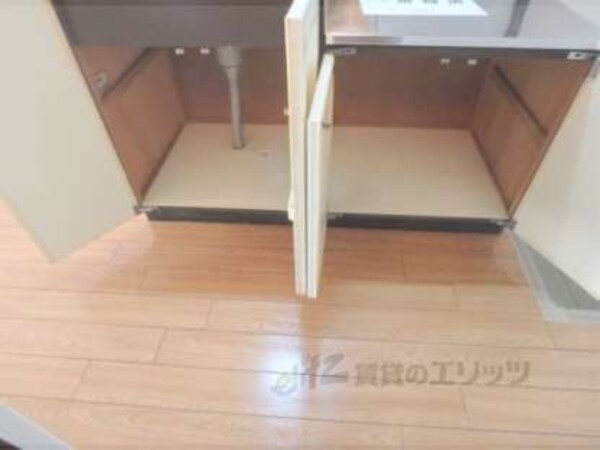 下部収納