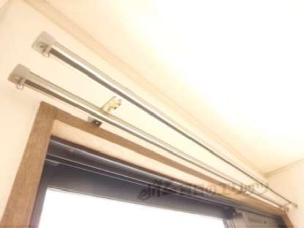カーテンレール