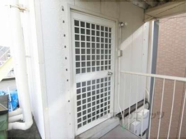 共用ランドリー入口