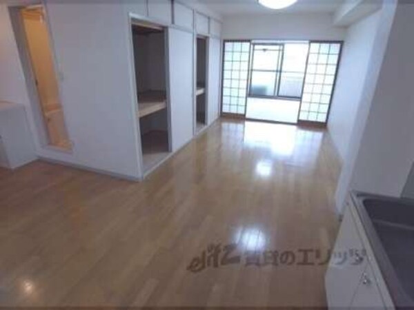 リビング(収納もかなり大きいですよ)