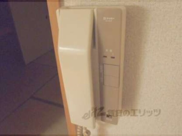 ドアホン(玄関に行かなくても対応できます。)