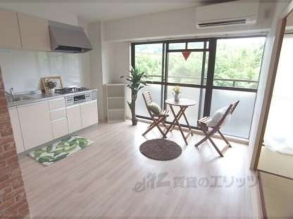 キッチン(9帖のダイニングキッチンです)