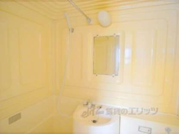 鏡・シャワー・洗面台