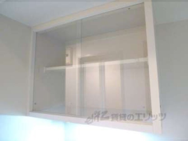 キッチン(収納棚の上部)