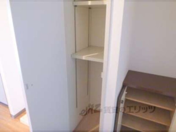 廊下収納
