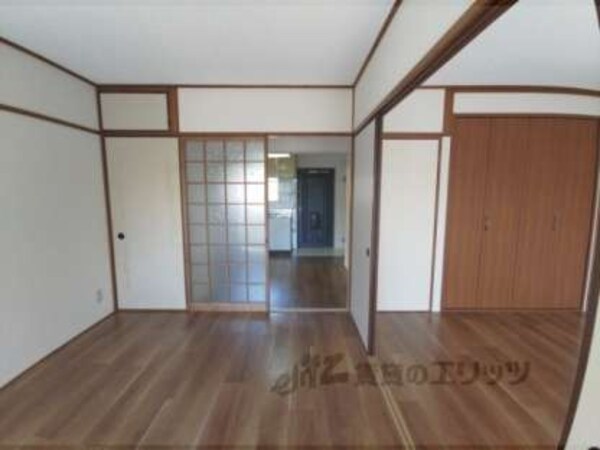 洋室(クローゼットもあって便利です!)