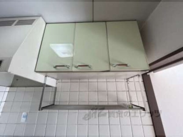 キッチン上段収納