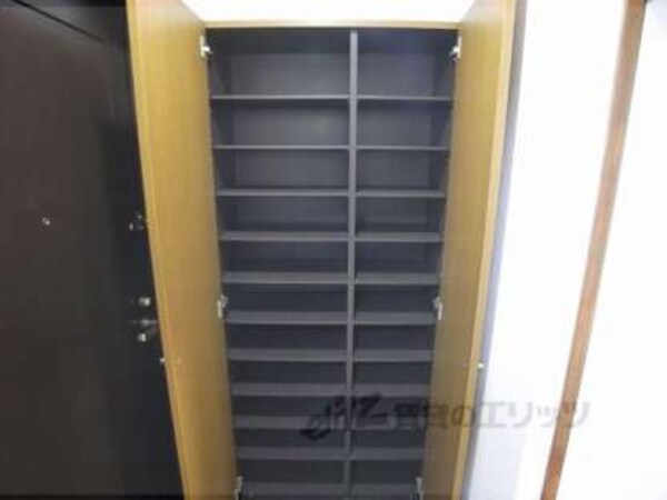 下駄箱(大容量収納の下駄箱です。)