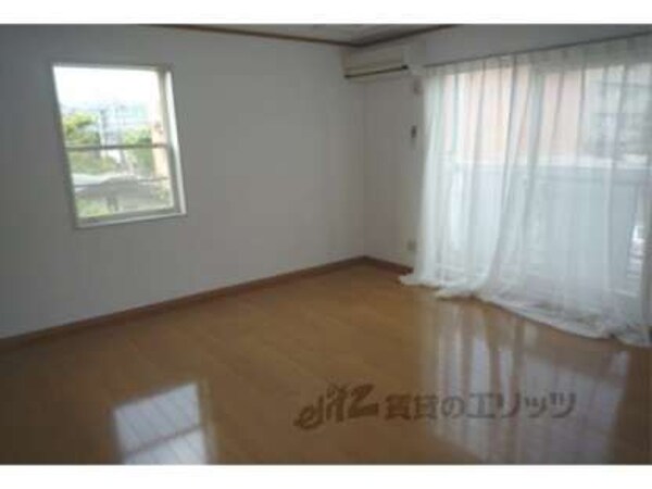 リビング(二面採光)