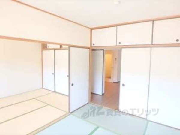 和室(綺麗な畳です。)
