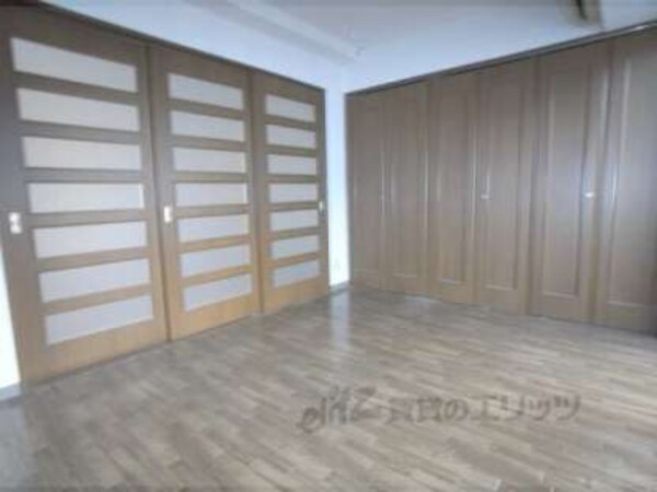 居室(寝室にも最適)