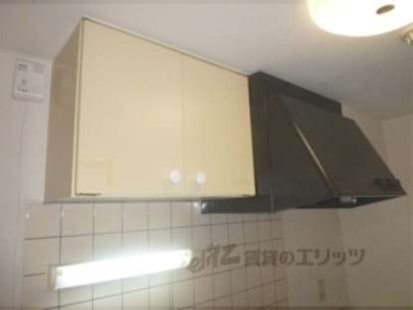 キッチン上部棚