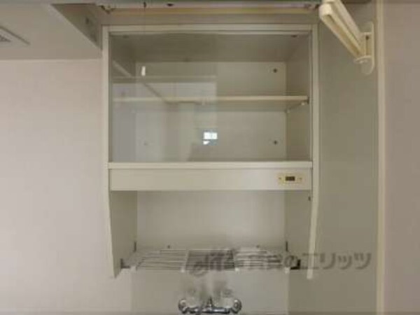 キッチン上部棚