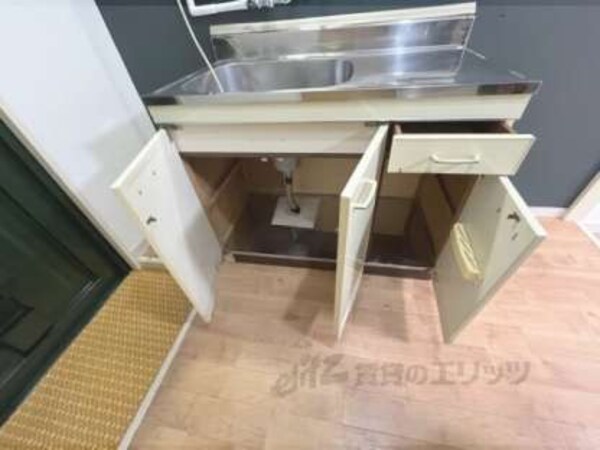 下部収納