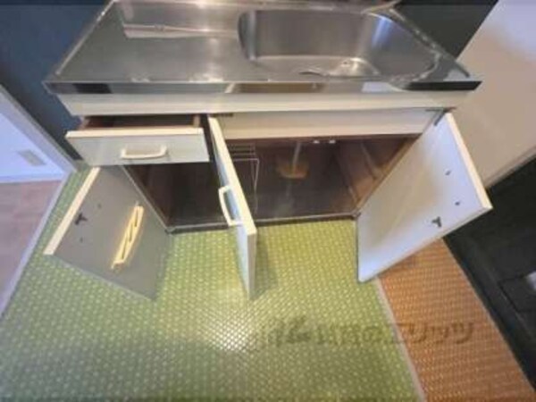 下部収納