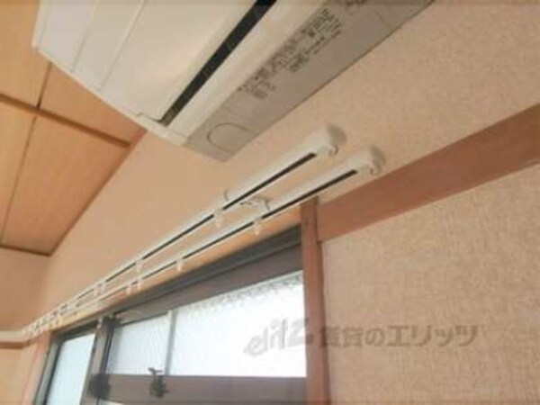 カーテンレール