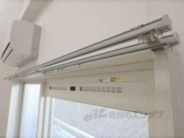 カーテンレール