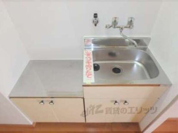 キッチン(60センチ幅はありそう。)