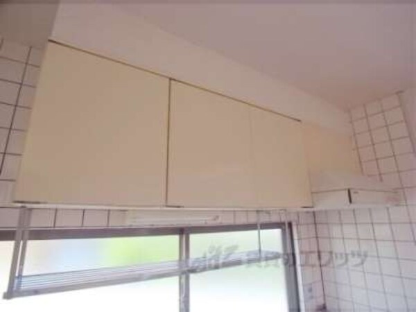 キッチン(上部収納です)