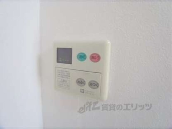 給湯器リモコン(お湯の温度調整が簡単にできます。)
