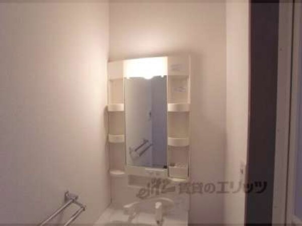 洗面所(洗面化粧台上部)